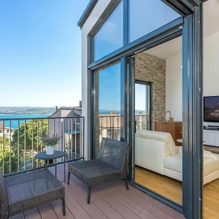 Azure Adriatic With Sea-view Balcony - Happy Lejlighed *