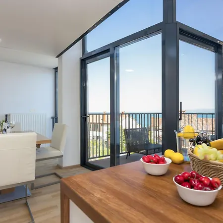 Azure Adriatic With Sea-view Balcony - Happy Lejlighed *