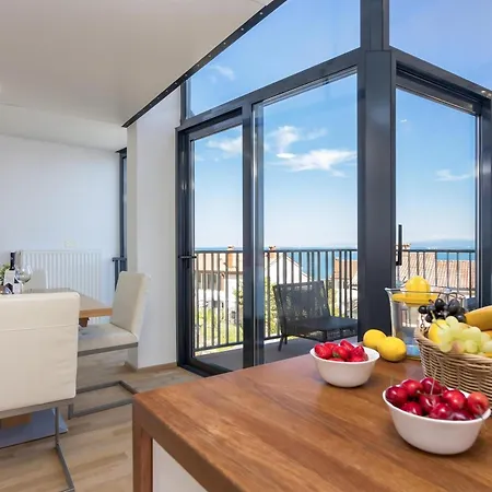 Azure Adriatic With Sea-view Balcony - Happy Lejlighed *